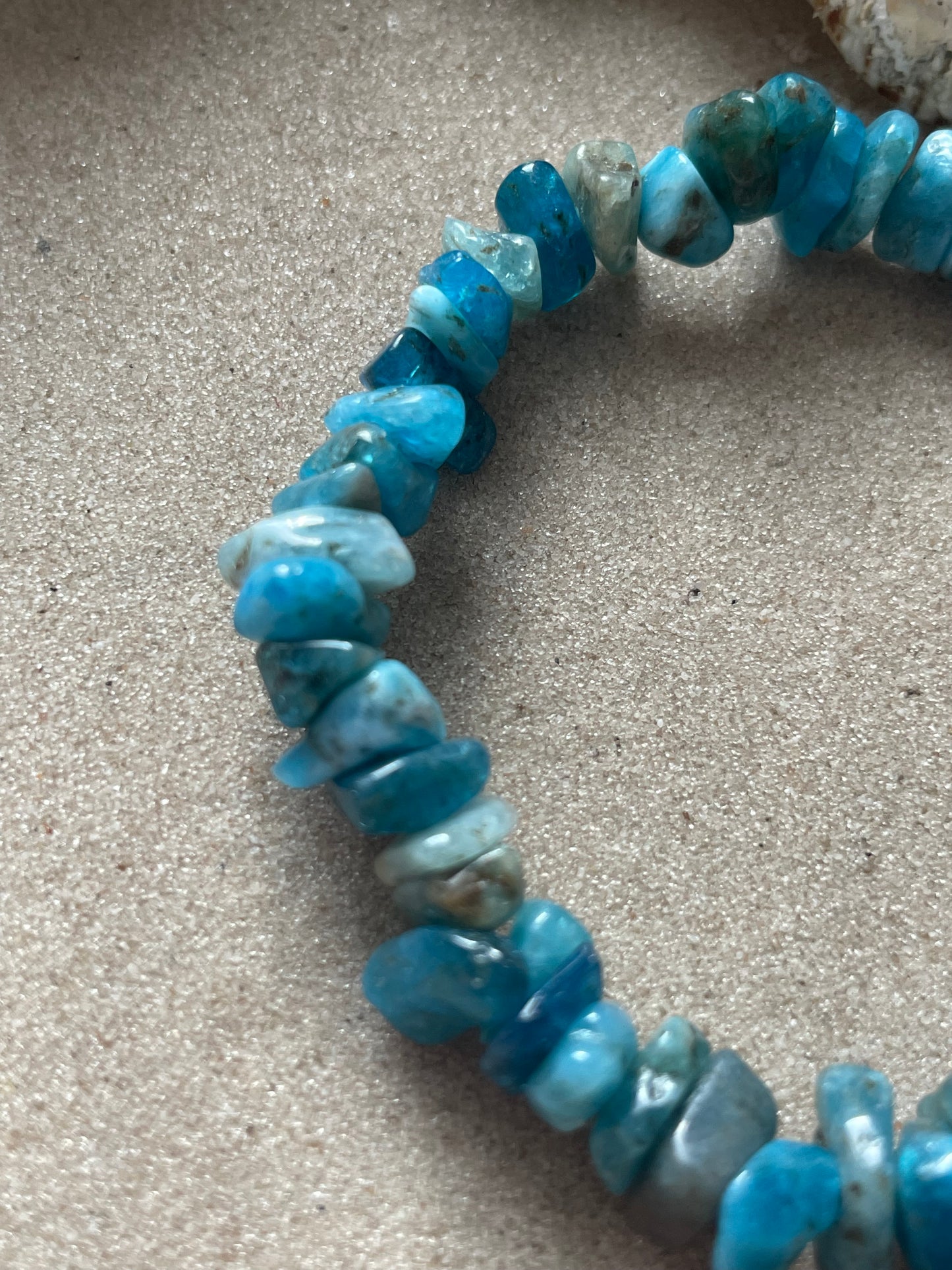 “Pol” Lake Blue Apatite Chip Bead Bracelet - Positive Energy